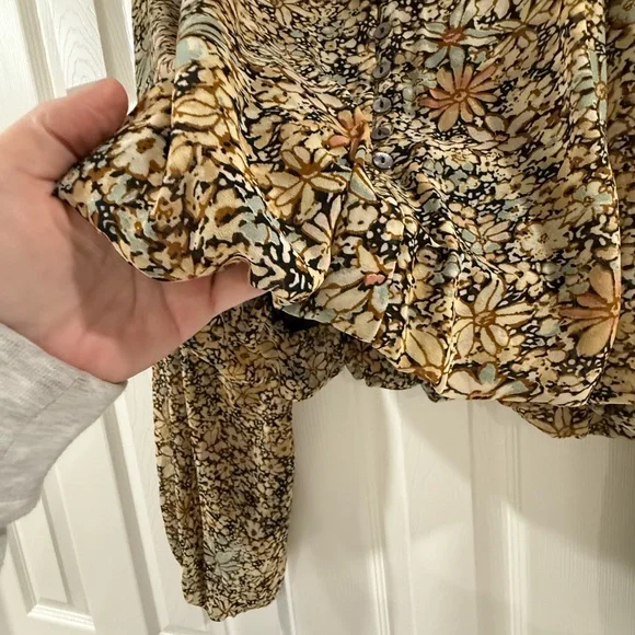 Lulus Season Of Blooms Cream Multi Floral Print Balloon Sleeve Top Beige - Picture 3 of 5